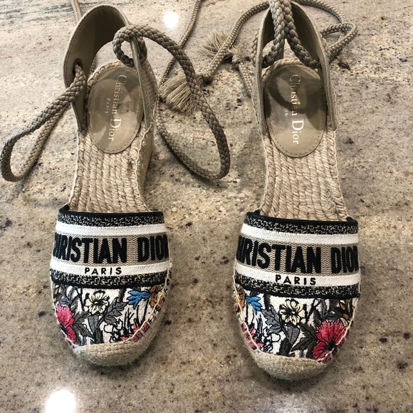 Christian Dior - Picture 1 of 5